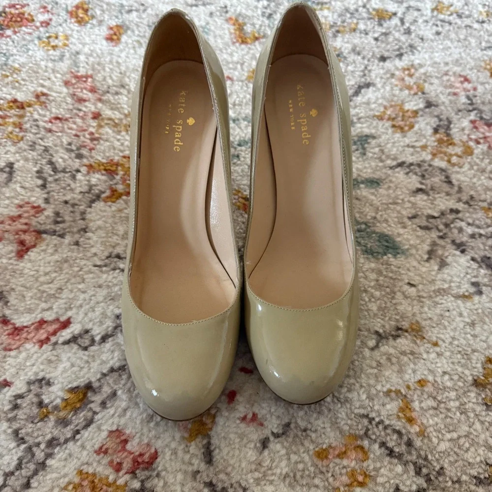 Kate Spade New York Beige Patent Leather Leopard Print Heel Pumps Size‎ 8 Italy